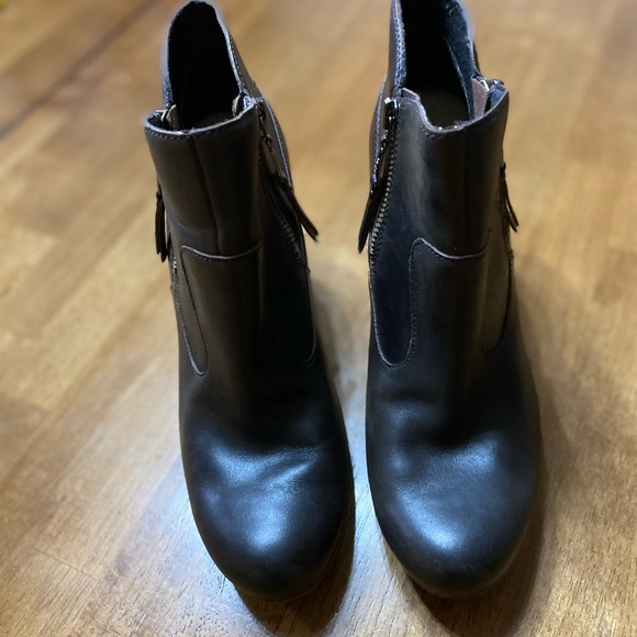 UGG Dark Brown Leather Boots Meredith Lodge Wedge Booties Zip Sides 8 - Picture 3 of 12